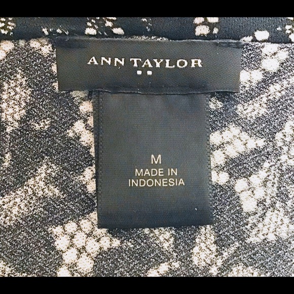 Ann Taylor Sleeveless Cowl-Neck Top EUC - Picture 4 of 4